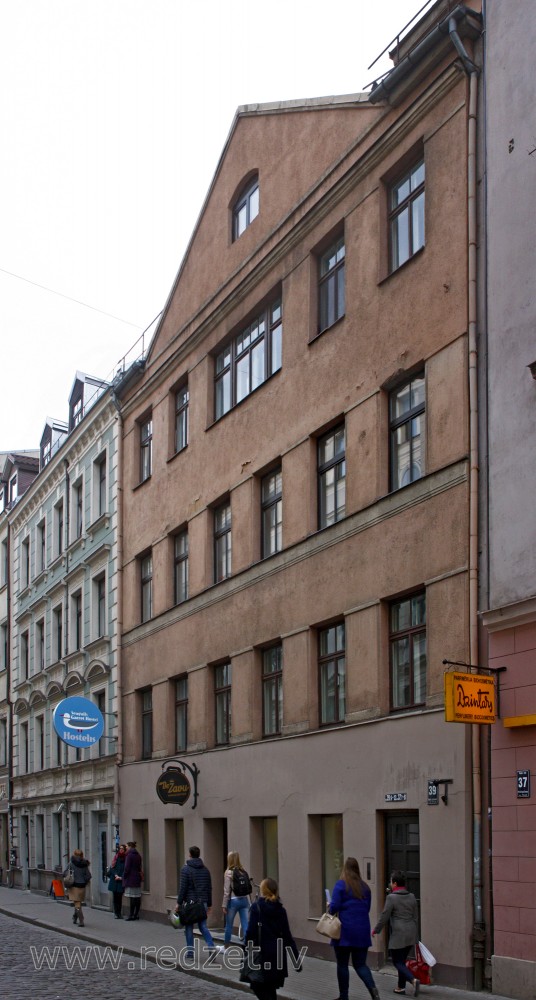 Rīga, Vaļņu iela 39