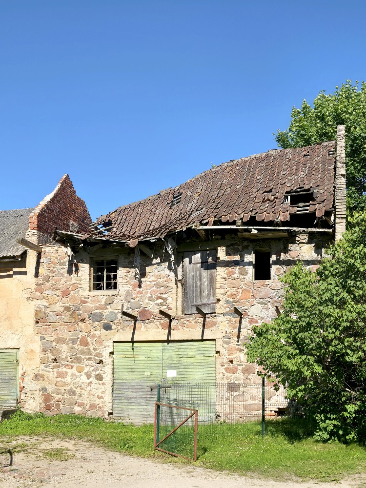 Veca mūra ēka Kandavā