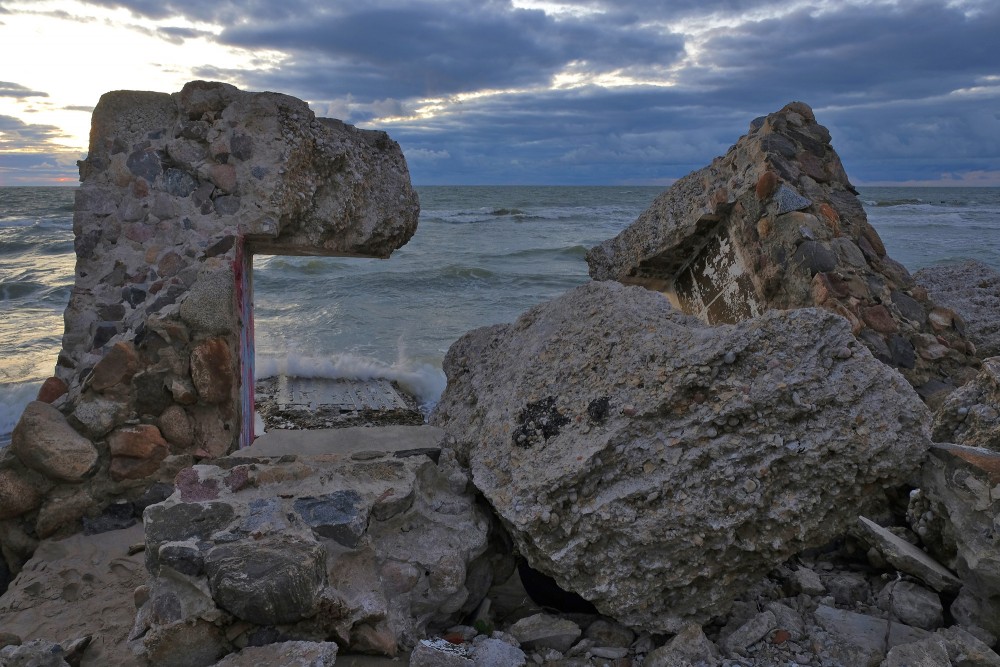 Ziemeļu forti pēc saulrieta (Liepāja)