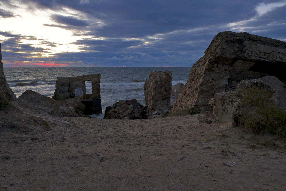 Ziemeļu forti pēc saulrieta (Liepāja)