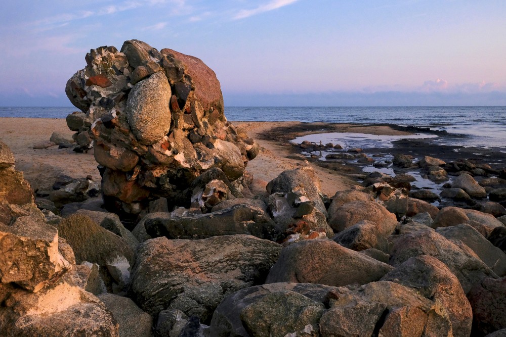 Kolkasraga vecās bākas drupas