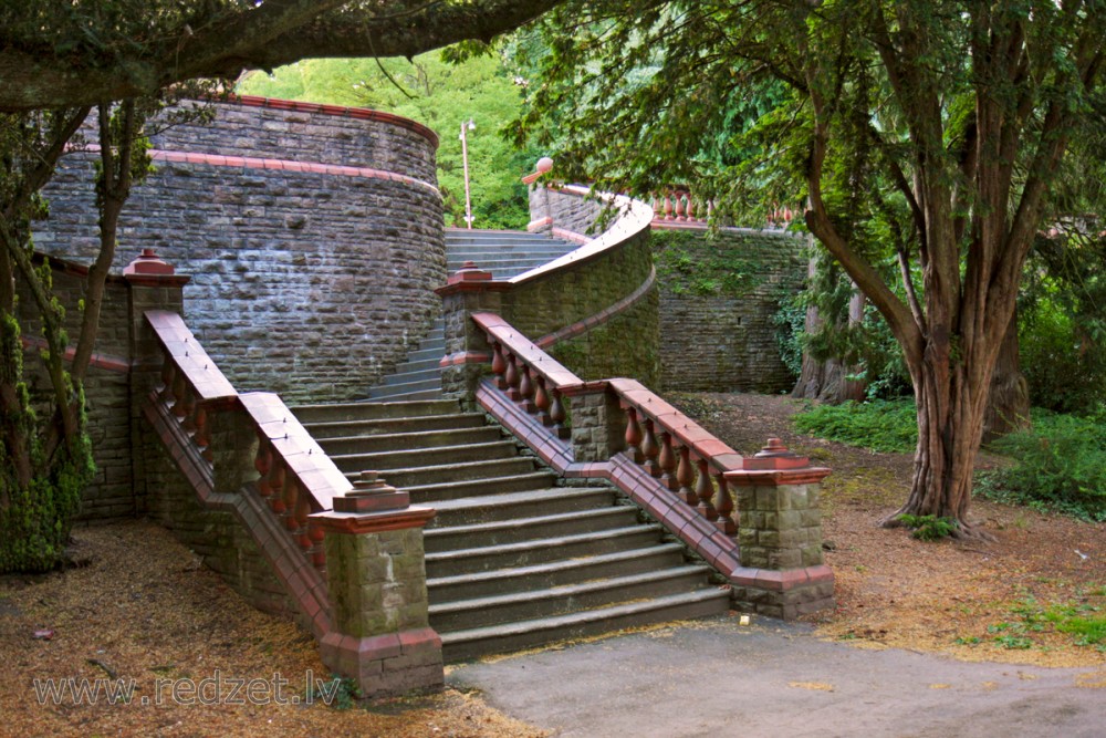 Kāpnes Belle Vue parkā, Newport, Lielbritānijā