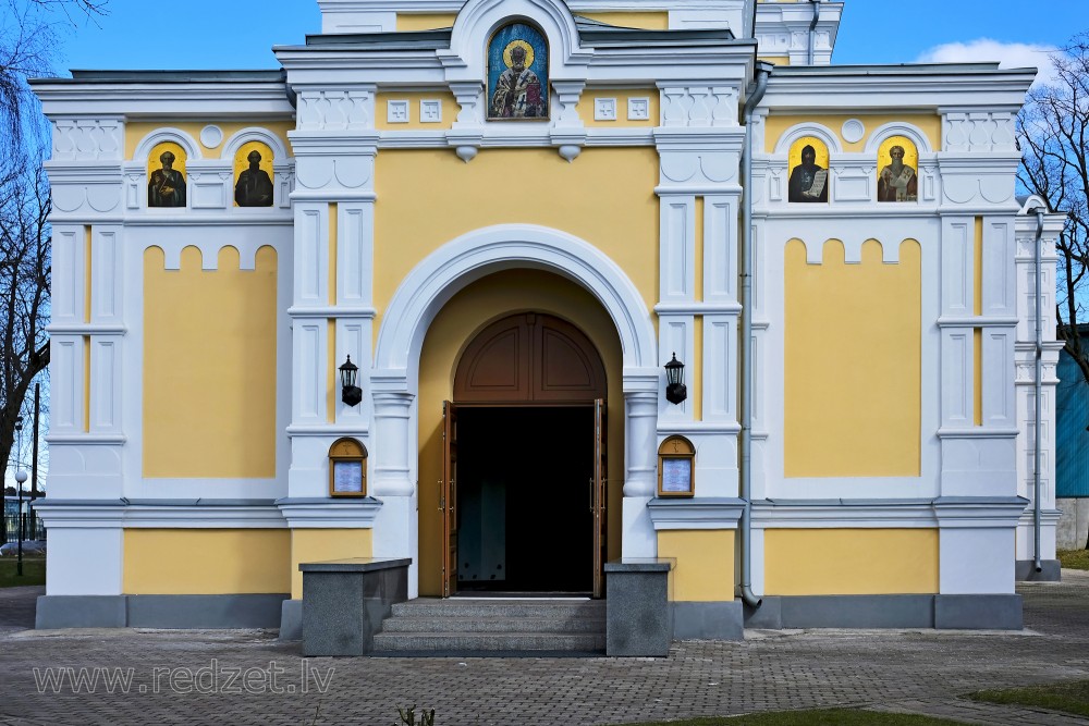 Ventspils pareizticīgo baznīcas ieejas portāls