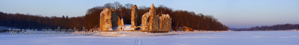 Kokneses pilsdrupu panorāma