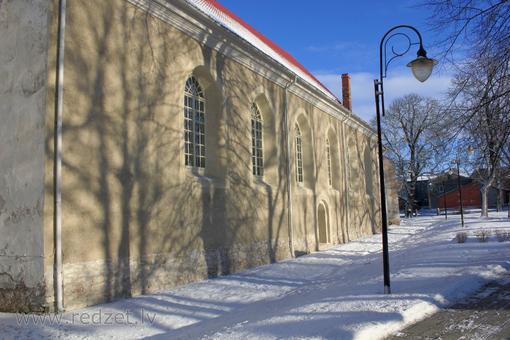 Bauskas Svētā Gara baznīca ziemā