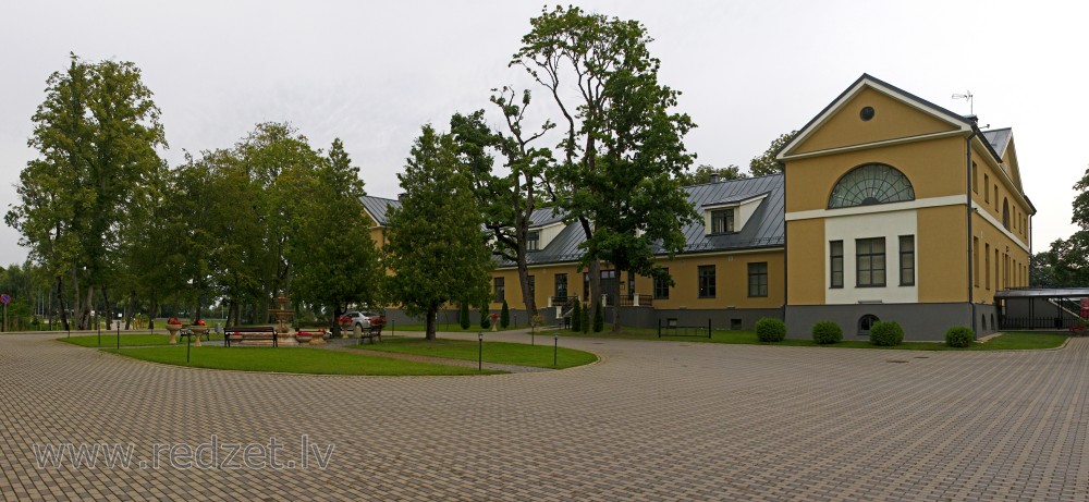 Skrunda Manor