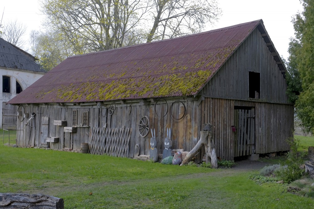 Firewood shed near Spāre Manor