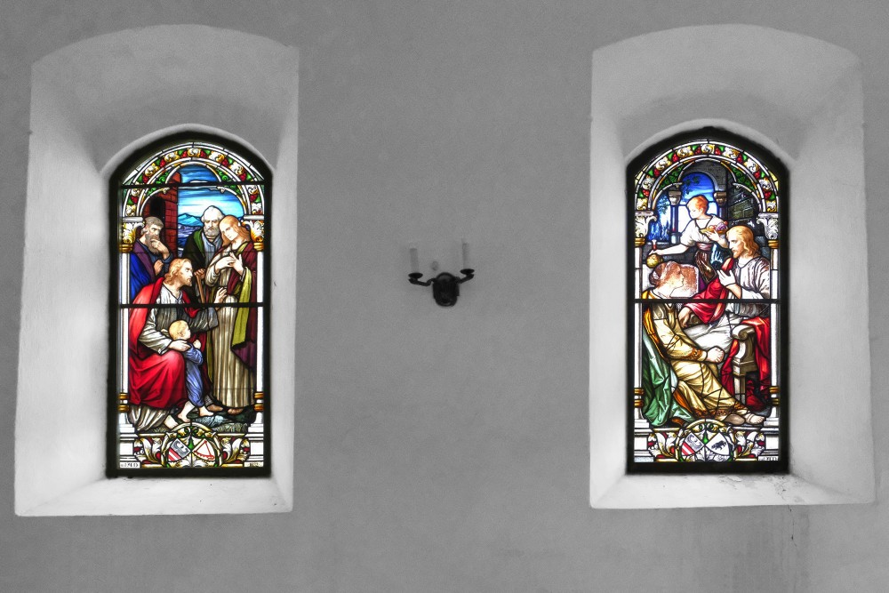 Valtaiķu luterāņu baznīcas vitrāžas
