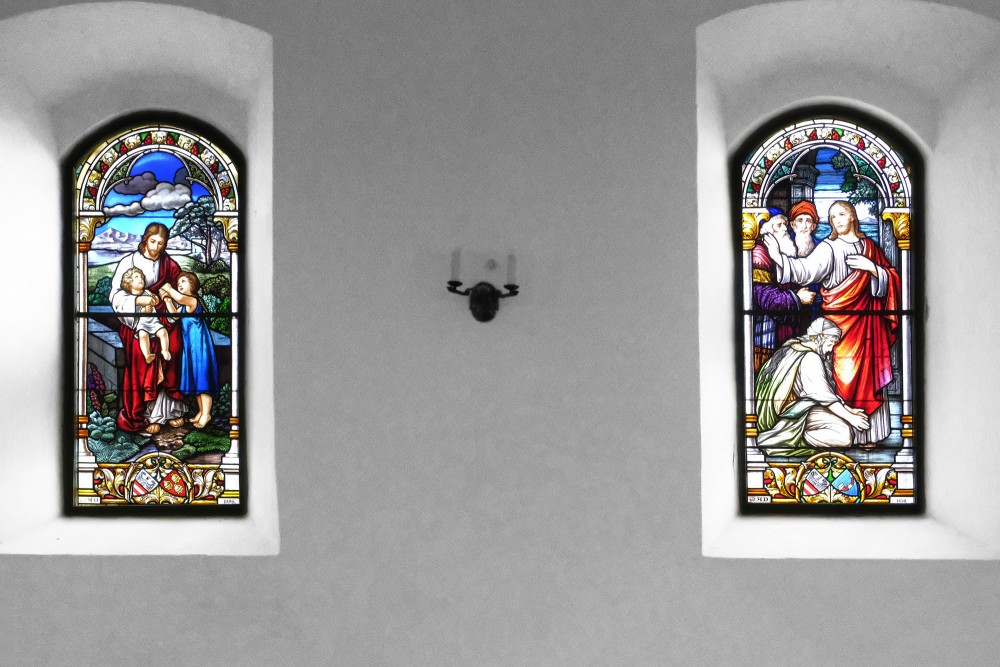 Valtaiķu luterāņu baznīcas vitrāžas