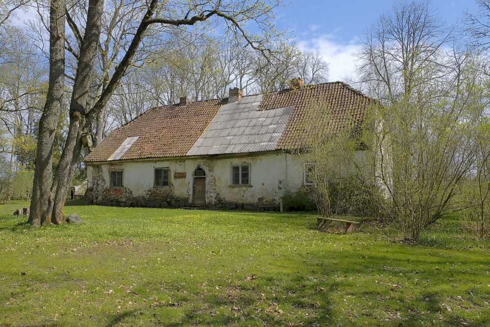 Vārmes muižas saimniecības ēka