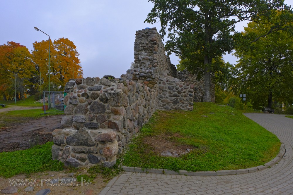 Livonijas ordeņa pilsdrupas, Alūksne