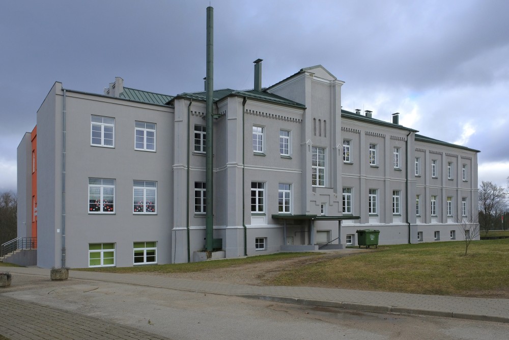 Priekules muižas pils