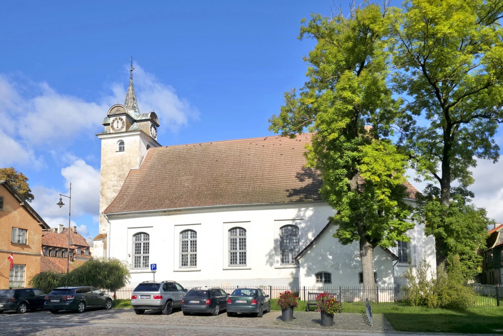 Kuldīgas Sv. Trīsvienības katoļu baznīca