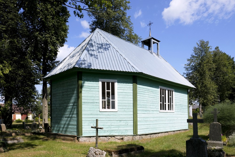 Zariņu kapu kapela (Dvietes koka baznīca)