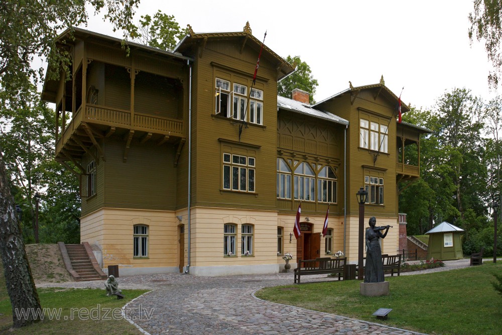Kuldīgas novada muzejs (Pils iela 5)