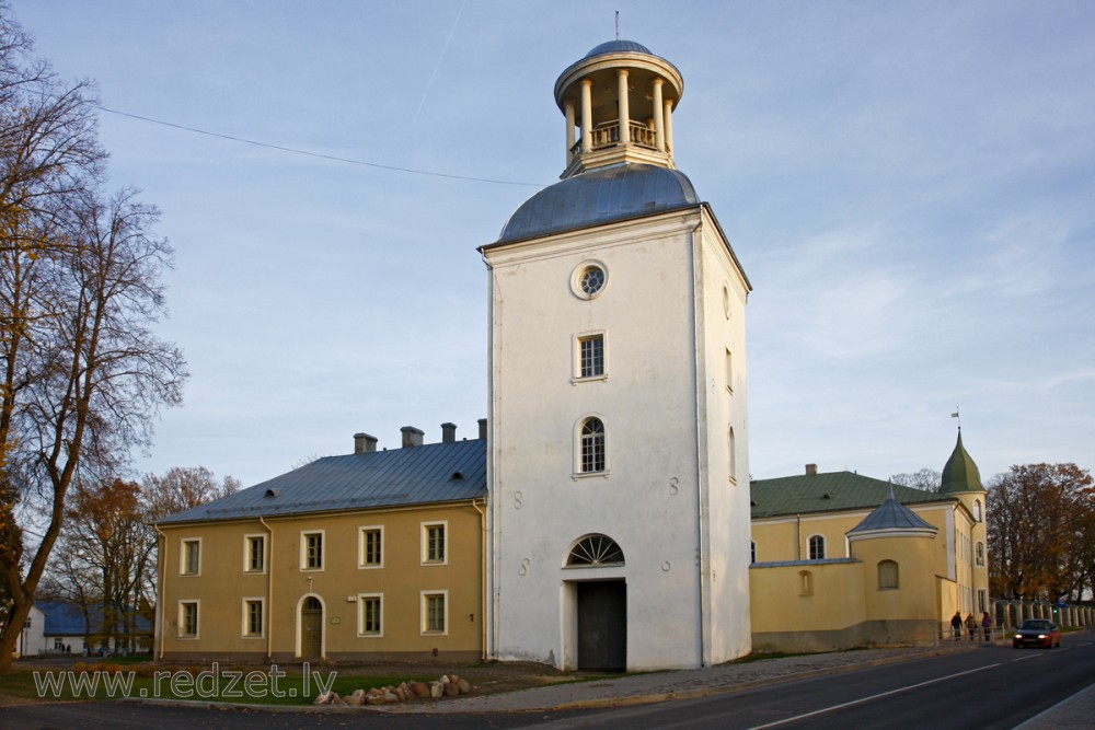 Krustpils pils vārtu tornis