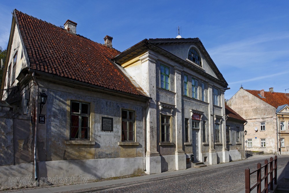 Kuldīga, Baznīcas iela 14