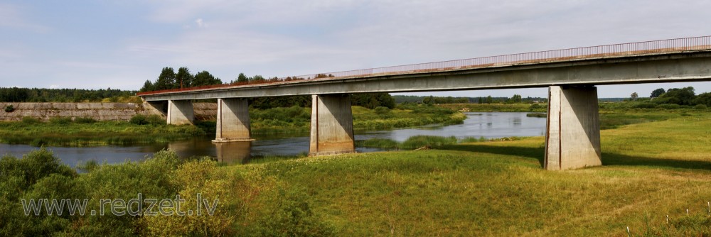 Bridge across the Venta river (panorama)