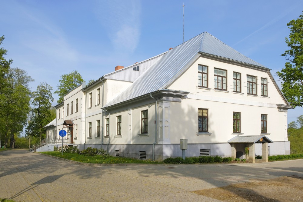 Aizpute New Castle Manor (History Museum)