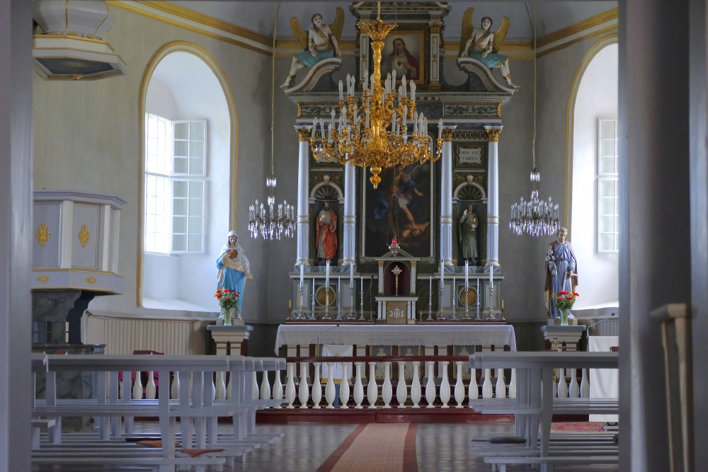 Alsungas katoļu baznīcas iekštelpas