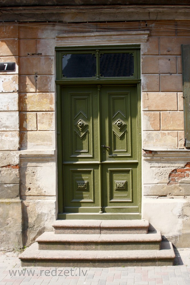 Ieejas portāls (Raiņa 7, Kuldīga)