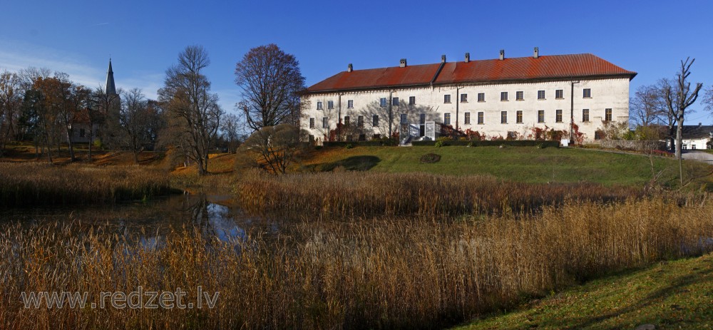 Dundagas pils (skats no dienvidaustrumiem)