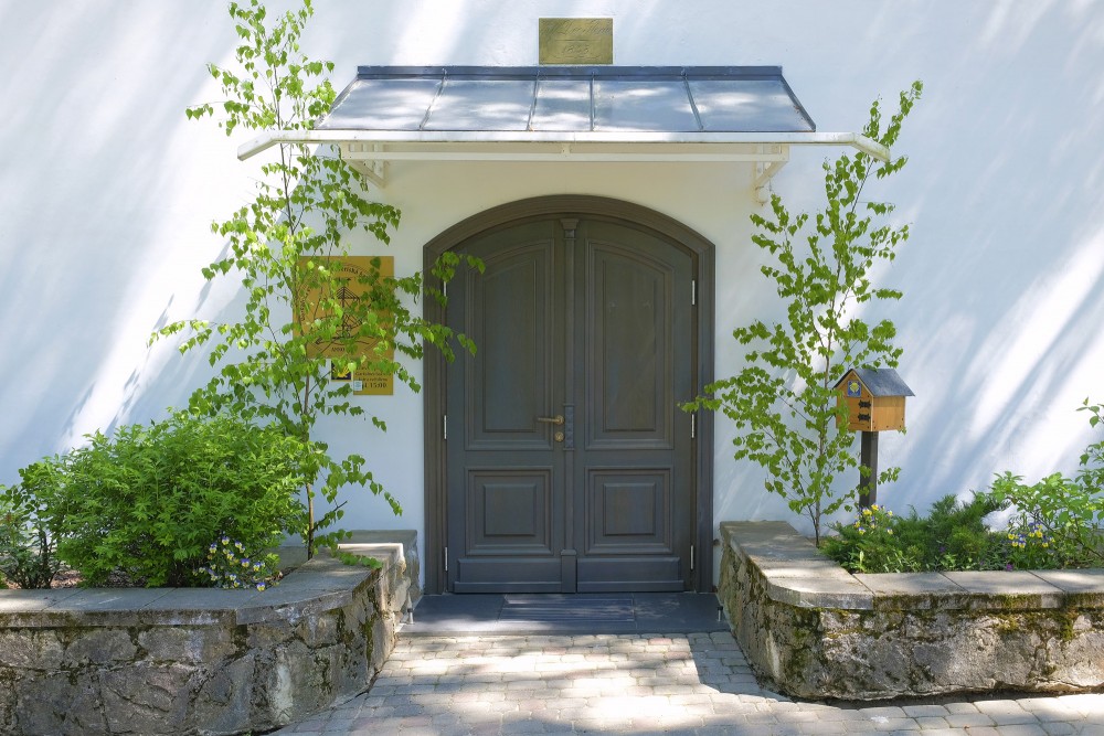 Garkalnes luterāņu baznīcas ieejas portāls Garkalnes luterāņu baznīcas ieejas portāls