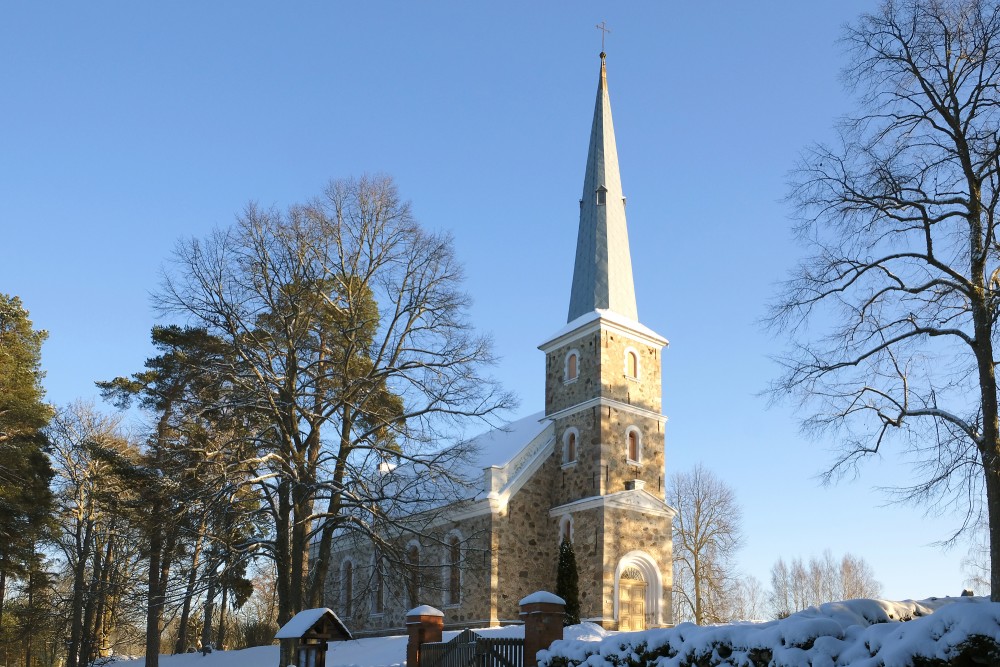 Mazirbes luterāņu baznīca ziemā
