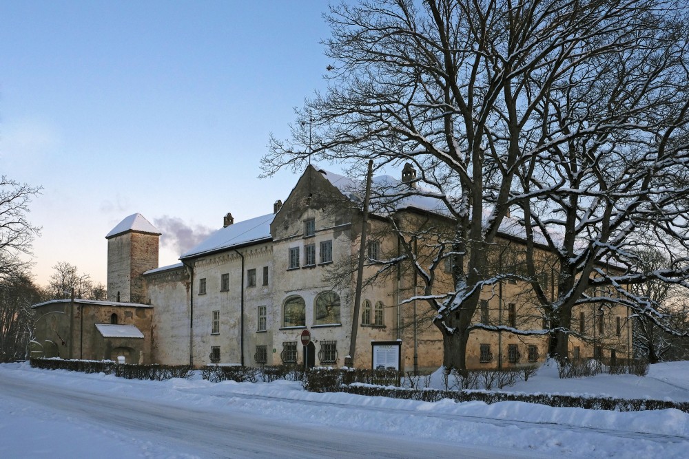Dundagas viduslaiku pils ziemā