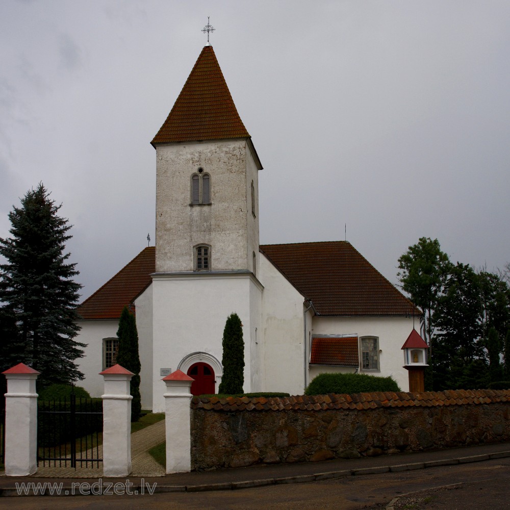 Alsungas baznīca
