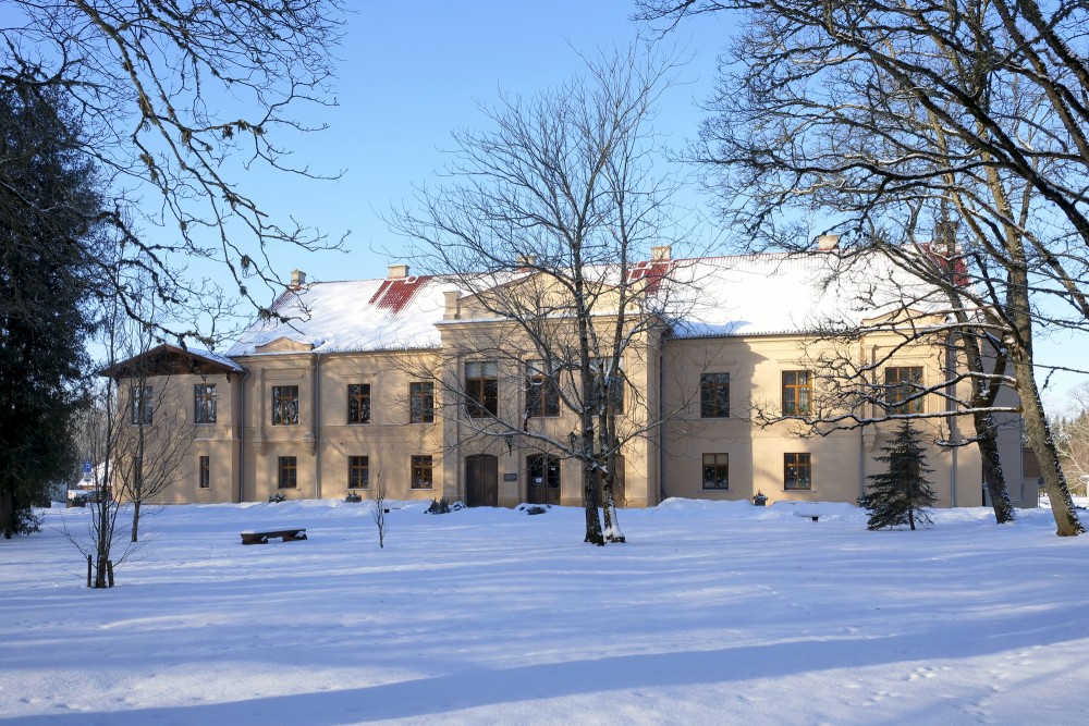 Vārme Manor in Winter