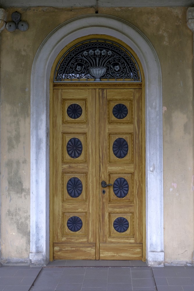 Rudbāržu muižas pils ieejas portāls