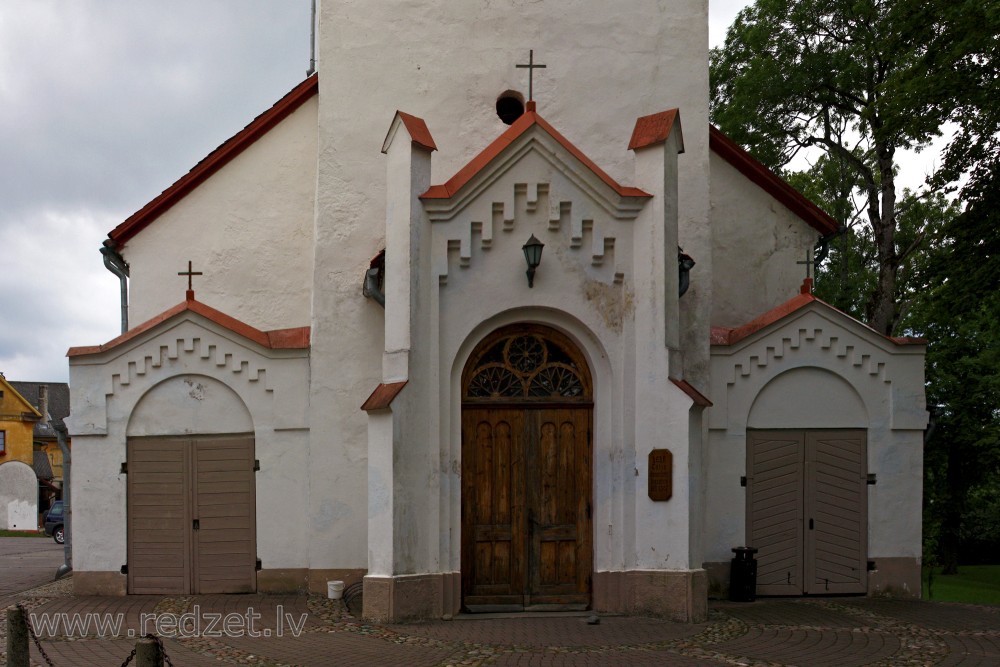 Talsu luterāņu baznīcas ieejas portāls