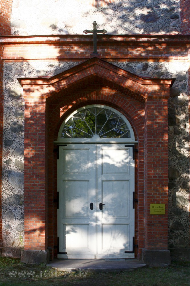 Rindas baznīcas ieejas portāls Rindas baznīcas ieejas portāls
