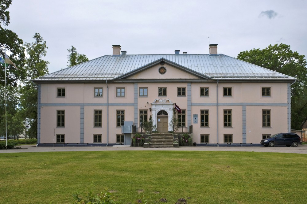 Vilces muižas kungu māja