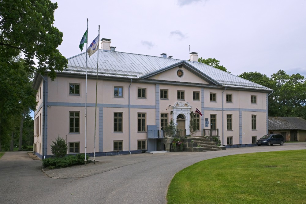 Vilces muižas kungu māja