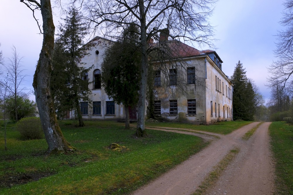 Pamesta ēka Gudenieku pagastā