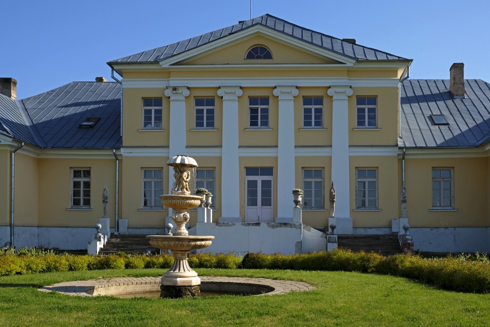 Brukna Manor House