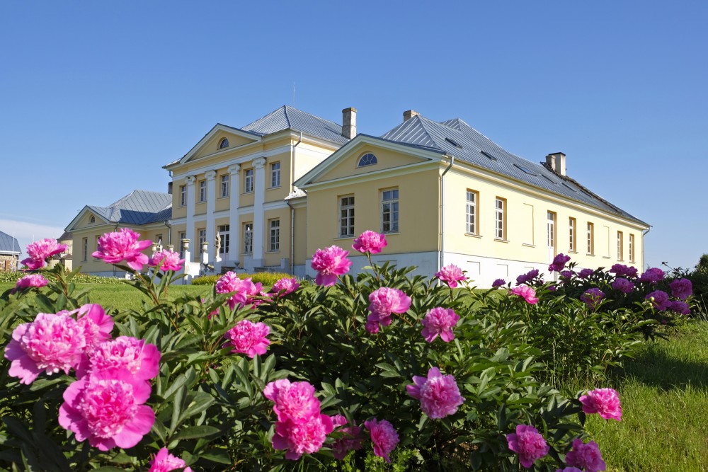 Brukna Manor House