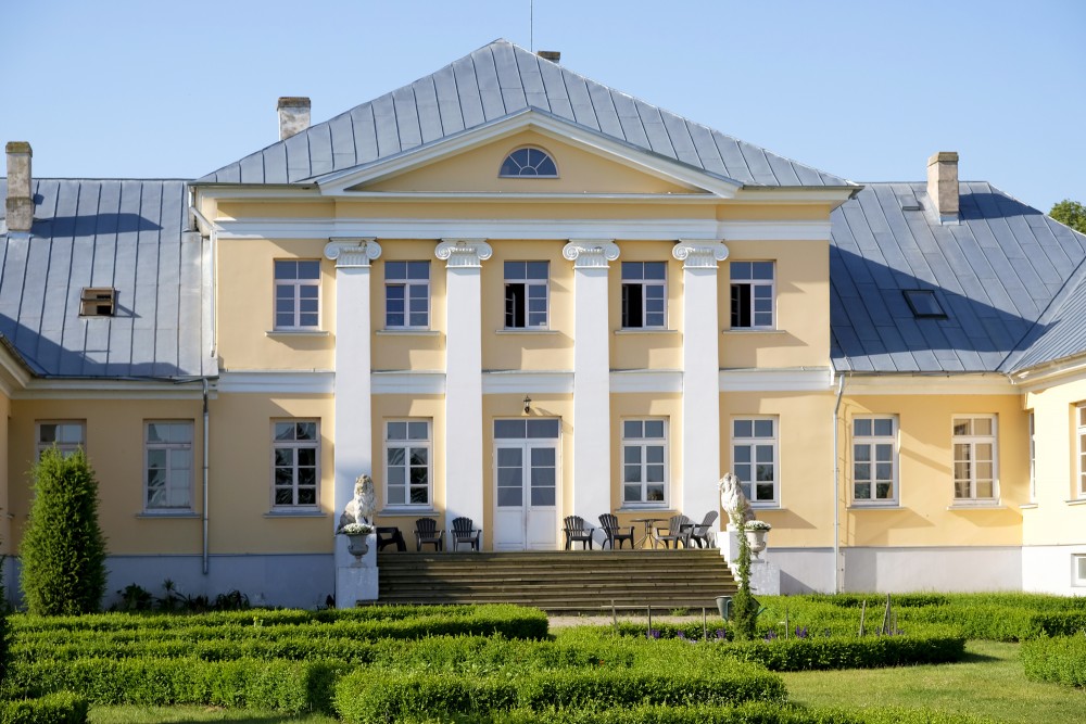 Brukna Manor House