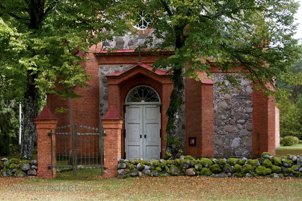 Rindas baznīcas ieejas portāls