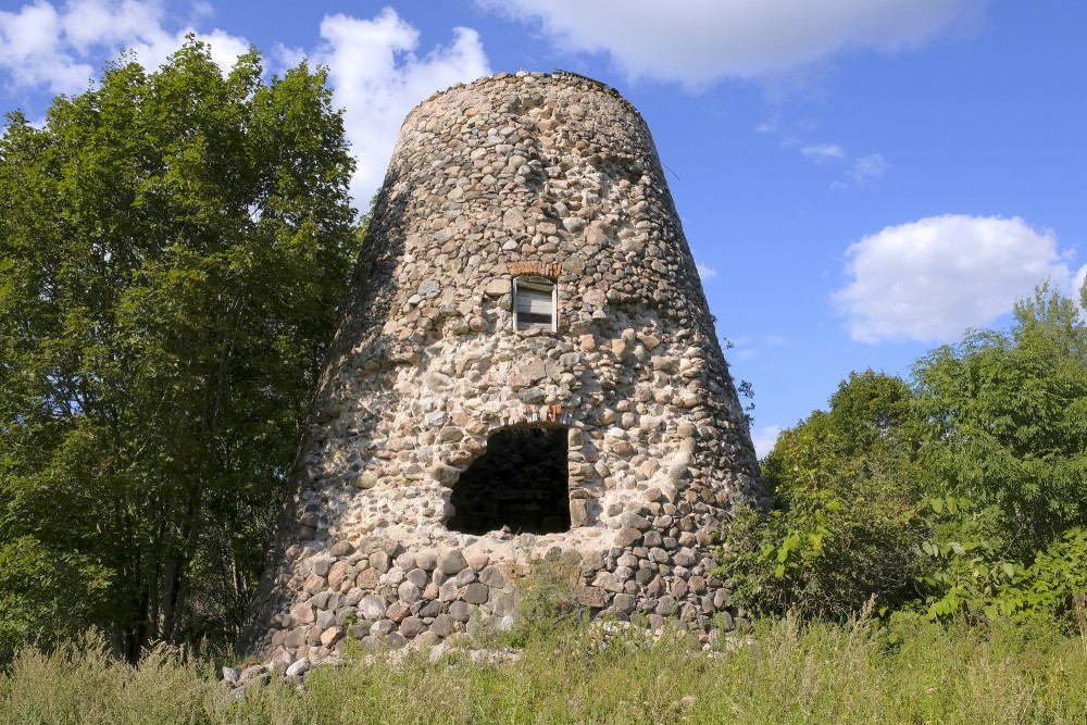 Jaunviesābi Windmill