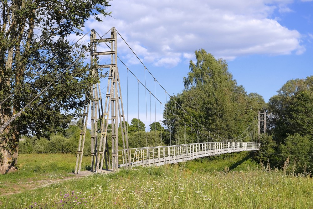 Vecsaikavas trošu gājēju tilts pār Aivieksti