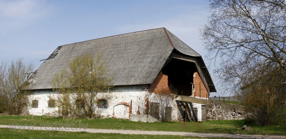 Stendes muižas saimniecības ēka