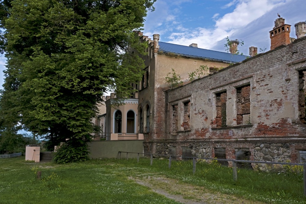 Odziena Manor House