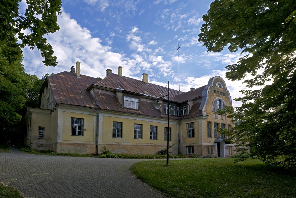 Vecbebru muižas kungu māja