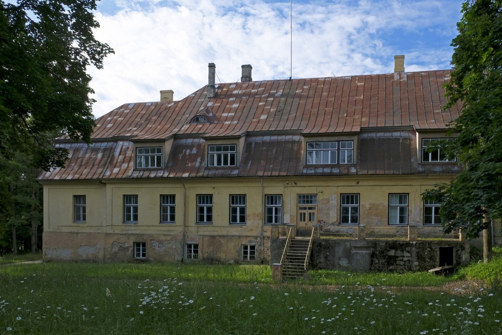 Vecbebru muižas kungu māja