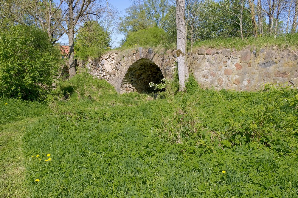 Mūrmuižas mūra tilts pār Vilci