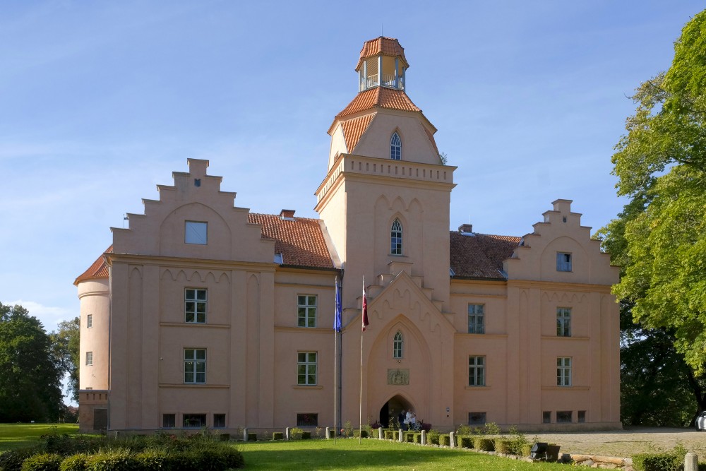 Ēdole Castle, Latvia