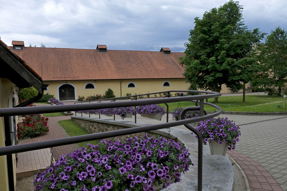 Šlokenbeka Manor Ensemble